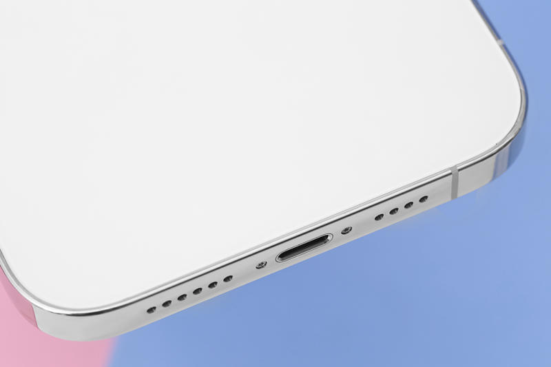 Cả hai đều sử dụng cổng sạc lightning